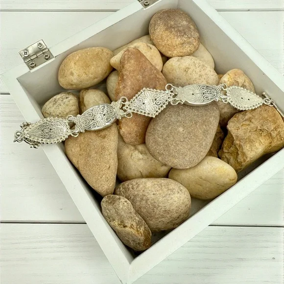 Whitney Kelly Sterling Silver Multi-Stone Beaded Frame Toggle Bracelet 7.5” - Picture 5 of 17